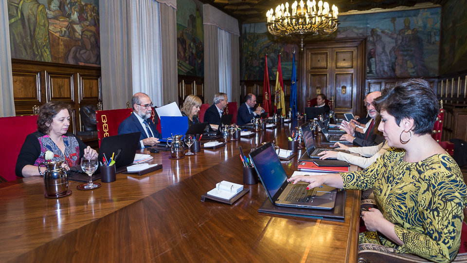 Miembros del Ejecutivo foral en la sesión de Gobierno en el Palacio de Navarra (4). IÑIGO ALZUGARAY