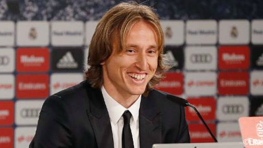 Luka Modric anunciando su renovación. Foto web Real Madrid.