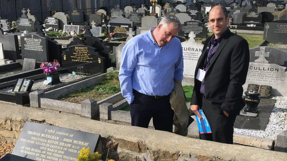 Joseba Asirón durante la visita a las tumbas de terroristas del IRA en Befast