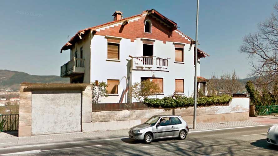 Casa villa Celes situada en la cuesta de Beloso de Pamplona.