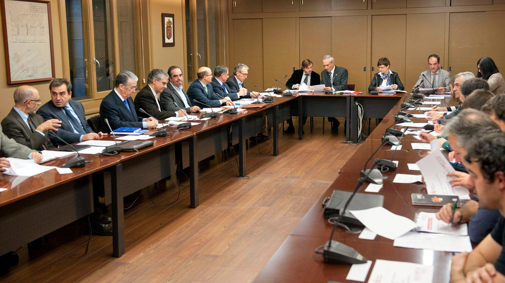 El Consejo Económico y Social durante la presentación de los presupuestos de Navarra paea 2016. GN
