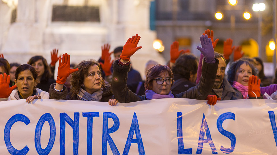 Concentración contra las violencias machistas en el Paseo Sarasate de Pamplona (9). IÑIGO ALZUGARAY