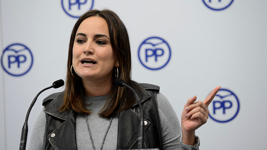 La senadora Cristina Sanz en rueda de prensa del PP para hacer un pronunciamiento oficial de su partido respecto a Geroa Bai. PABLO LASAOSA
