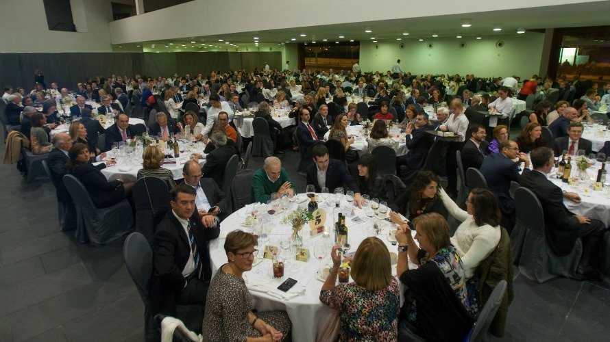 Vista general de los más de 600 asistentes de medio centenar de empresas navarras a la cena de gala solidaria de Niños contra el Cáncer.
