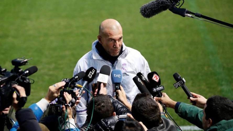 Zidane atendiendo a los periodistas en Japón. Efe.