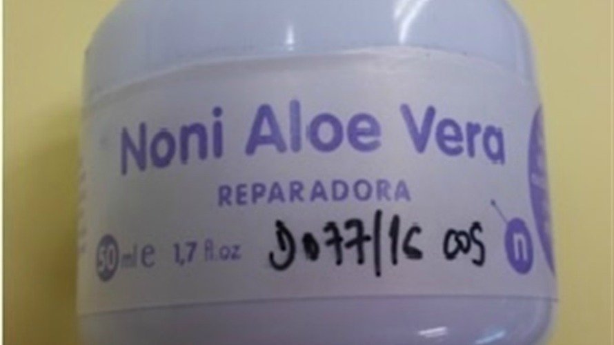 La crema 'Noni Aloe Vera Reparadora', retirada del mercado.