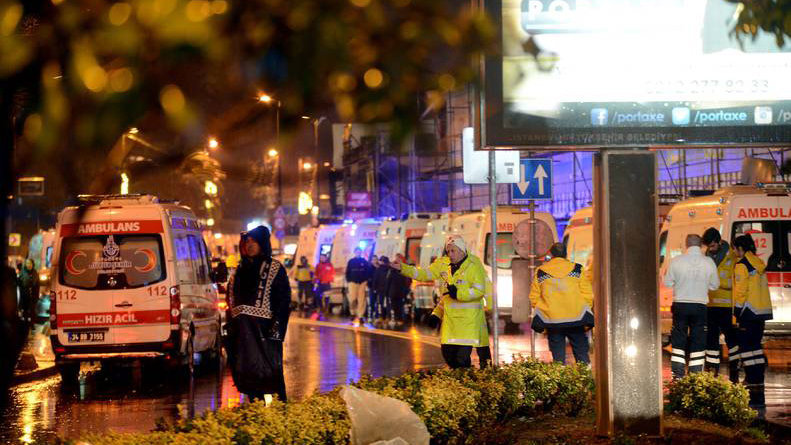 Ataque con decenas de muertos en una discoteca de Estambul en Nocheviaje. AGENCIAS (3)