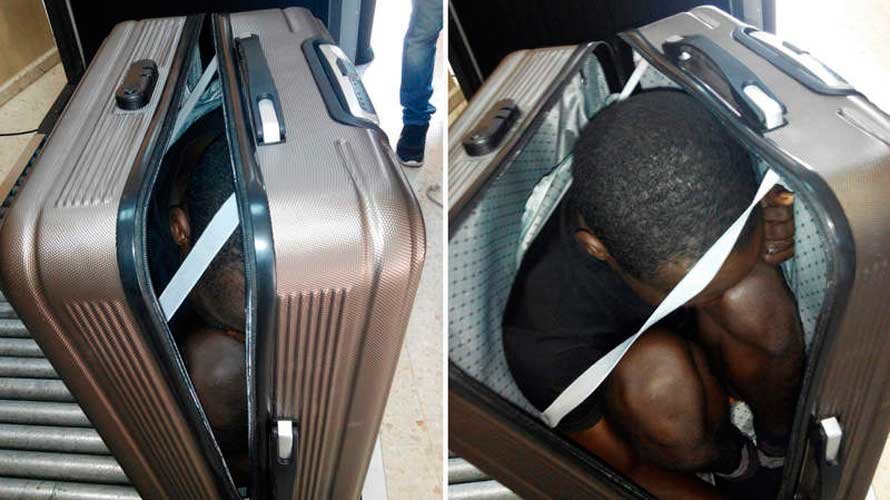 El joven subsahariano hallado en la frontera con Ceuta en una maleta. EFE