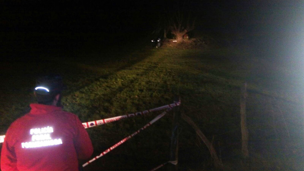 Imagen de archivo de un accidente registrado en NAvarra en el que una persona cayó desde un árbol realizando labores de poda. POLICÍA FORAL