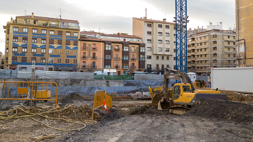 Obras en el solar entre las calles Leyre, Amaya, Teobaldos y Olite de Pamplona (01). IÑIGO ALZUGARAY