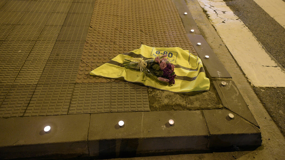 Decenas de vecinos reclaman más seguridad en la Avenida Guipúzcoa de Pamplona, donde murió una mujer atropellada. PABLO LASAOSA (4)