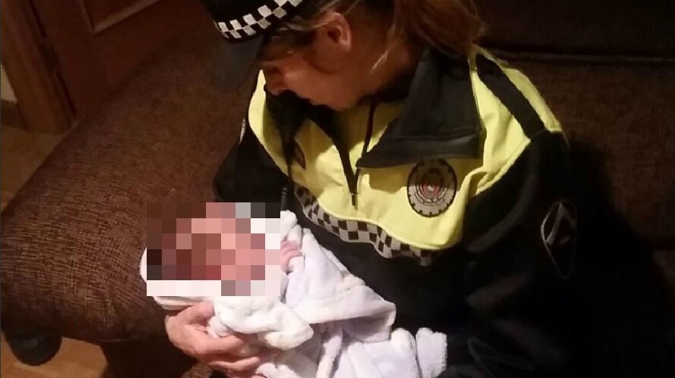 El bebé de 20 días rescatado de un incendio en Pamplona. PMUNICIPAL