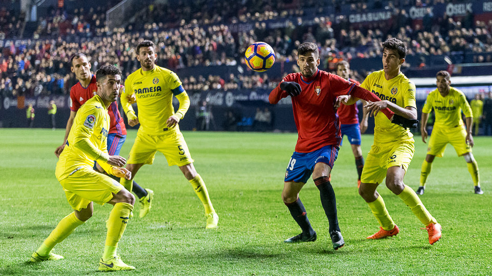 Partido de Liga entre Osasuna y Villarreal disputado en El Sadar (44). IÑIGO ALZUGARAY