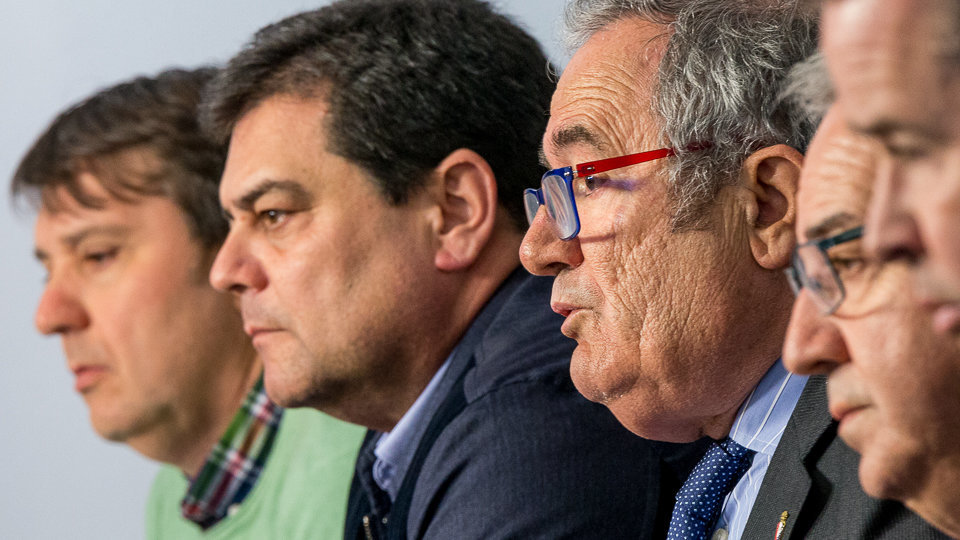 El presidente de Osasuna, Luis Sabalza, y su Junta Directiva analizan la situación del equipo y el club (21). IÑIGO ALZUGARAY