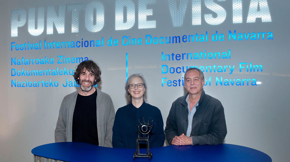 Los premiados en el festival Punto de Vista David Arratibel, Miranda Pennell y Eric Pauwels CEDIDA