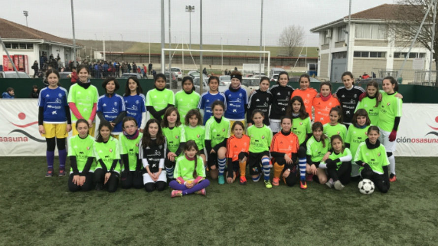 Equipos femeninos de fútbol en Tajonar. Foto CA Osasuna.