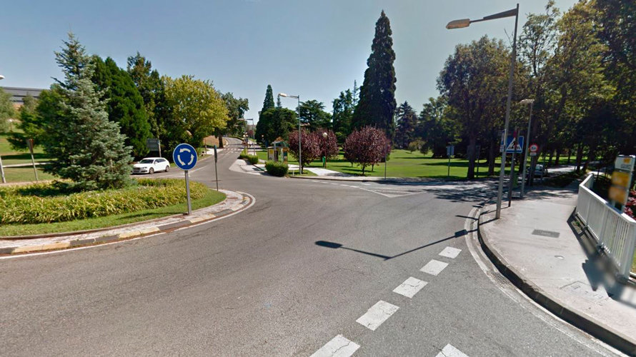 El kilómetro 1 de la carretera de la Universidad, en el término municipal de Zizur Menor.