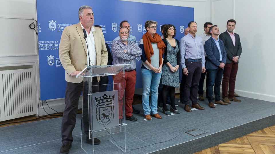 El alcalde de Pamplona, Joseba Asirón, y representantes de los principales ayuntamientos navarros participan en una jornada municipalista (12). IÑIGO ALZUGARAY