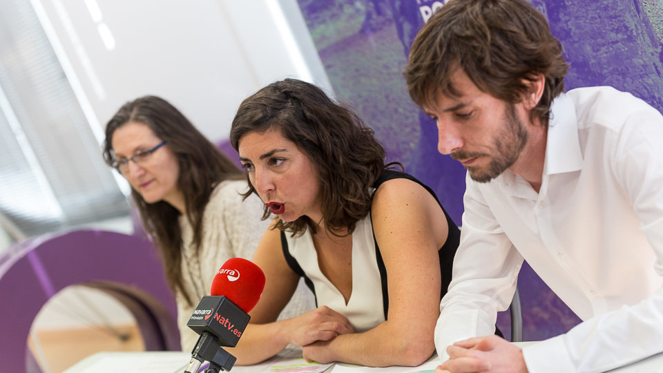La secretaria general de Podemos en Navarra, Laura Pérez, explica el proceso de renovación que se va a producir en el partido (39). IÑIGO ALZUGARAY