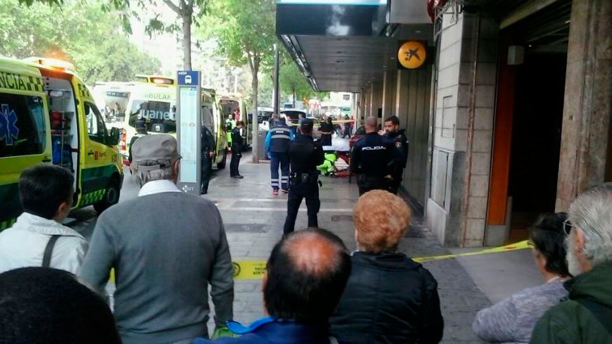 Cinco personas han resultado heridas de diversa consideración tras ser arrolladas por un turismo en el centro de Palma. @INFOEMERG