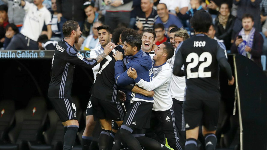 El Real Madrid celebra un gol de Cristiano en Vigo. Lfp.
