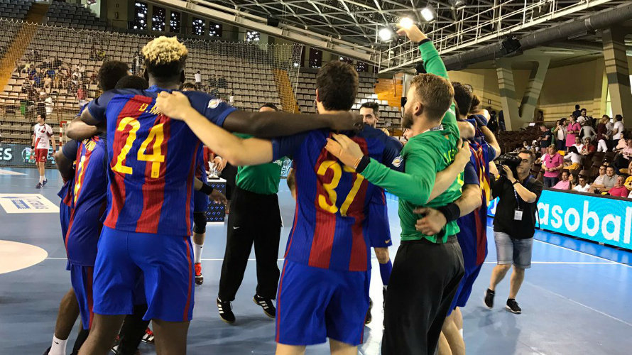El Barcelona celebra su nuevo título de Copa del Rey de balonmano. Twitter asobal.
