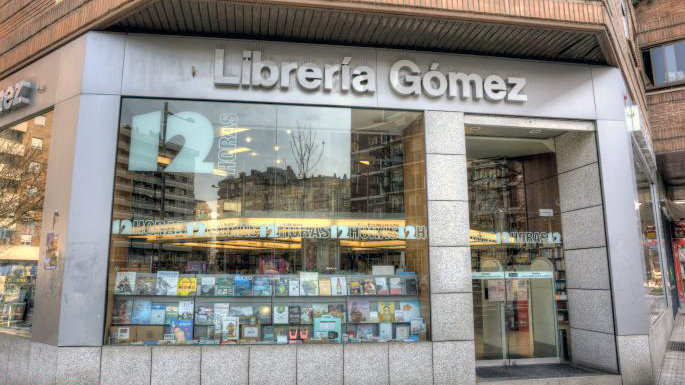 Imagen de la librería Gómez de la calle Pío XII de Pamplona