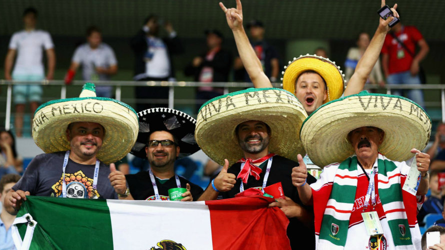 Aficionados de la selección de fútbol de México. Foto El País.