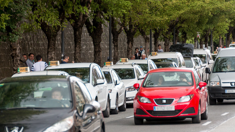 La Asociación Independiente de Taxistas Autopatronos de Navarra se adhiere a la convocatoria de huelga a nivel nacional contra las licencias VTC (22). IÑIGO ALZUGARAY