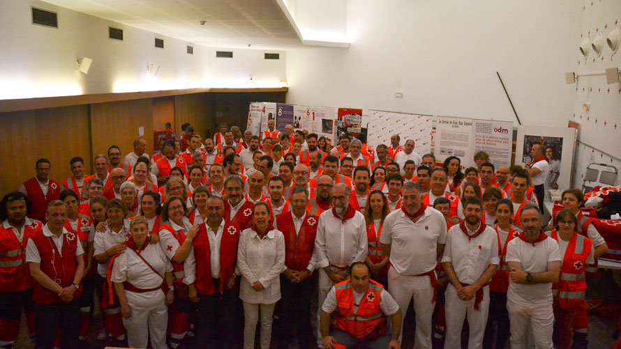 El presidente de Cruz Roja España visita el dispositivo sanitario del encierro.jpg