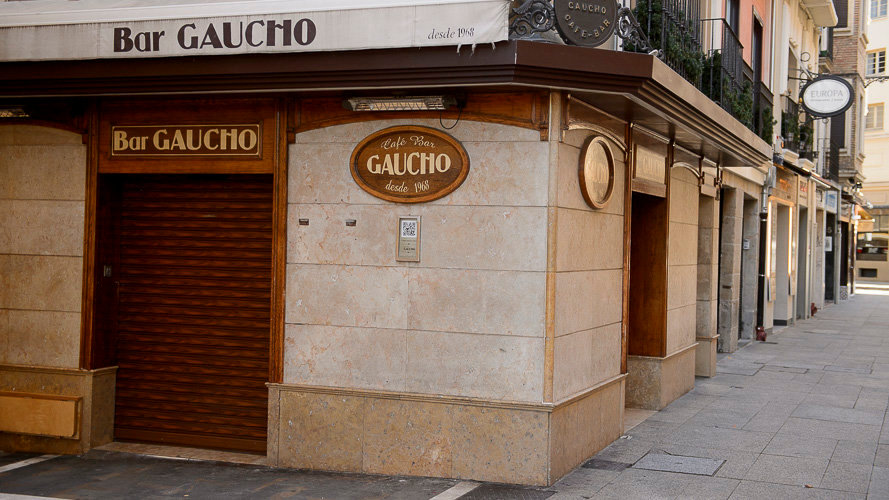 Los bares de Pamplona cierran tras los días de trabajo de San Fermín 2017. PABLO LASAOSA 05