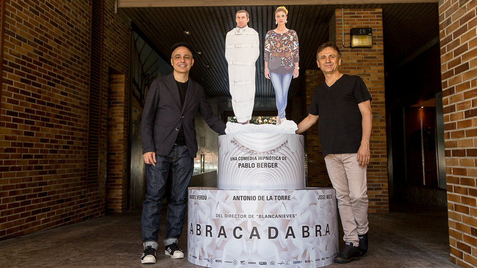 El director Pablo Berger y el actor José Mota presentan el próximo estreno de &#39;Abracadabra&#39;, película rodada en Navarra (06). IÑIGO ALZUGARAY