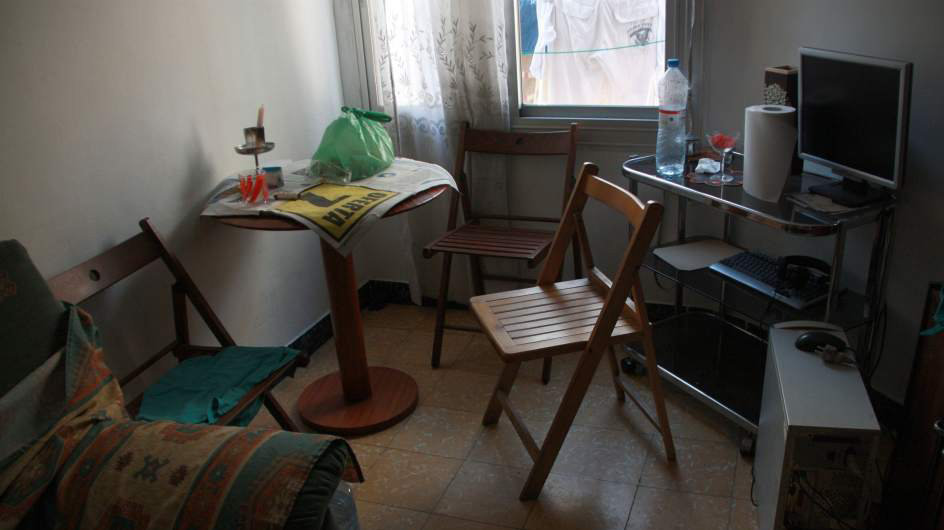Imagen de una de las viviendas compartidas por varias familias extranjeras, los conocidos como pisos patera EFE