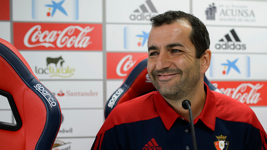 Diego Martínez, entrenador de Osasuna, en rueda de prensa. PABLO LASAOSA 01