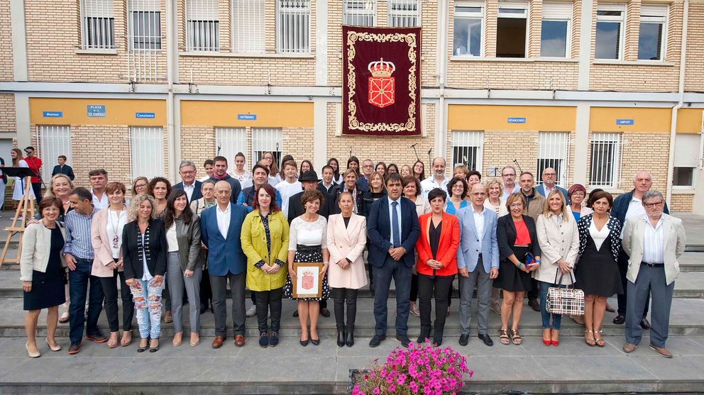 Comienzo del curso en el Instituto Marqués de Villena de Marcilla con la presencia de la presidenta Uxue Barkos y otras autoridades.