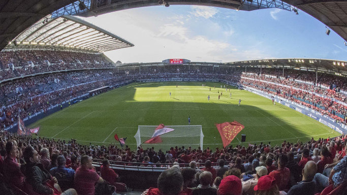 Panorámica del estadio de El Sadar con la afición animando a Osasuna Foto CA OSASUNA