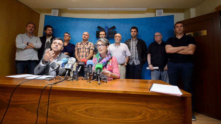 Varios alcaldes exponen en rueda de prensa la postura de la Federación de Municipios en relación con el proyecto de ley foral de Policías de Navarra. PABLO LASAOSA 01