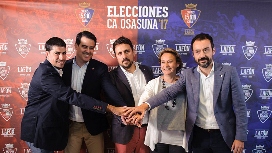 El socio de Osasuna Juan Ramón Lafón presenta su candidatura a la presidencia de Osasuna. MIGUEL OSÉS