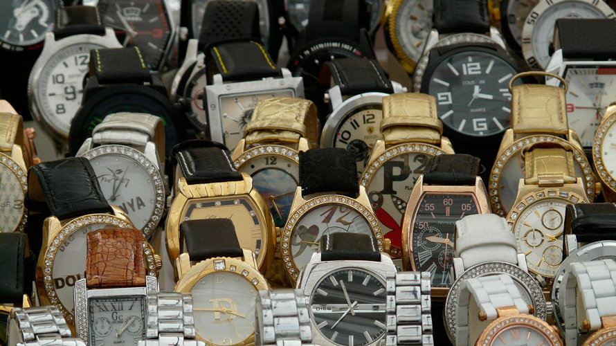 Varios relojes expuestos para su venta. ARCHIVO