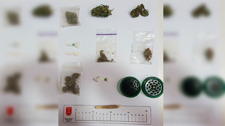 Algunas de las drogas que la Policía Foral se ha incautado en el interior de un bar en Sartaguda. POLICÍA FORAL