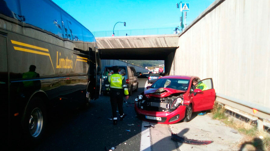 El accidente ocurrido en la autovía de Navarra. GC