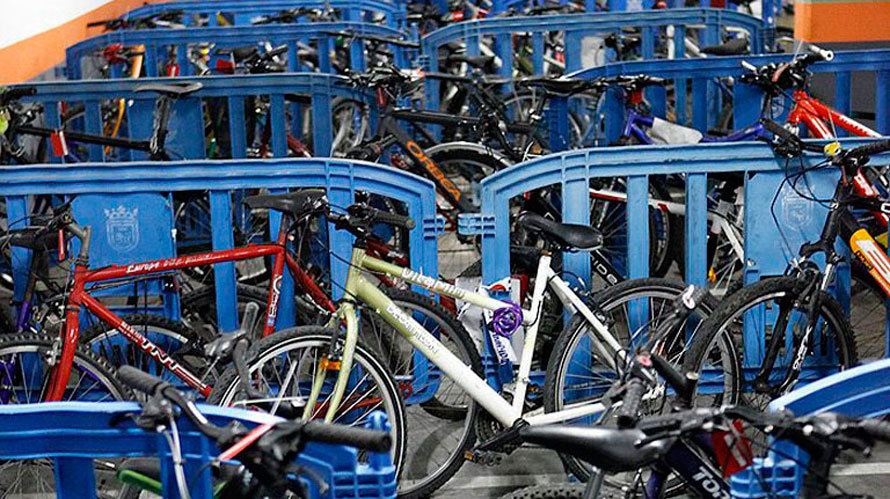 Varias bicicletas en el deposito de la Policía Municipal de Pamplona. AYUNTAMIENTO DE PAMPLONA