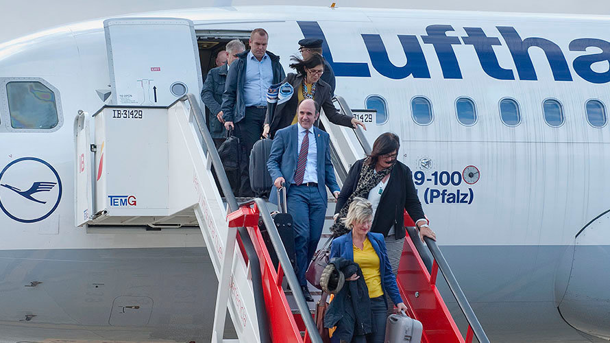 Manu Ayerdi acude a la inauguración de la nueva línea aérea de Lufthansa que conectará Pamplona con Fráncfort 2