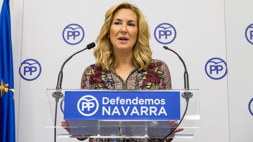 La presidenta del PPN, Ana Beltrán, explica un recurso presentado por el Partido Popular de Navarra al Tribunal Administrativo de Navarra (04). IÑIGO ALZUGARAY