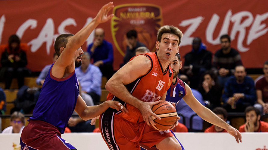 El Basket Navarra se enfrenta en casa al Agustinos. MIGUEL OSÉS_4