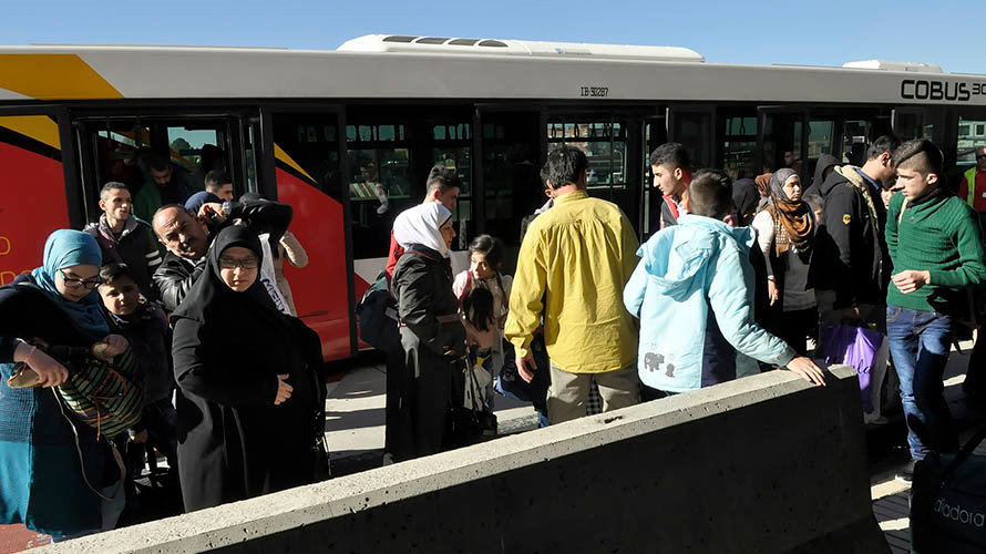 Llegada del grupo de refugiados al aeropuerto Adolfo Suárez Madrid 3