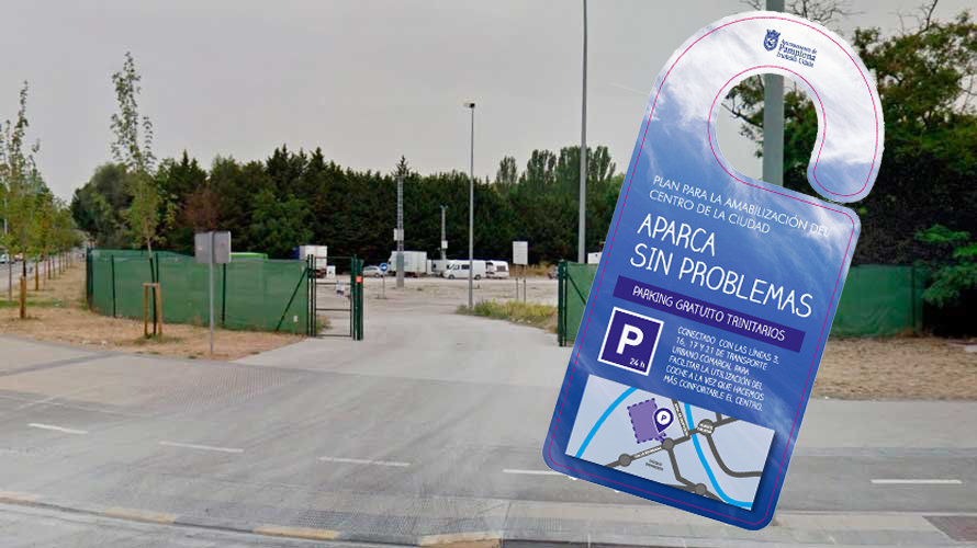 Imagen del aparcamiento de Trinitarios y de una de las perchas informativas que ha lanzado el Ayuntamiento de Pamplona para promocionarlos NAVARRACOM