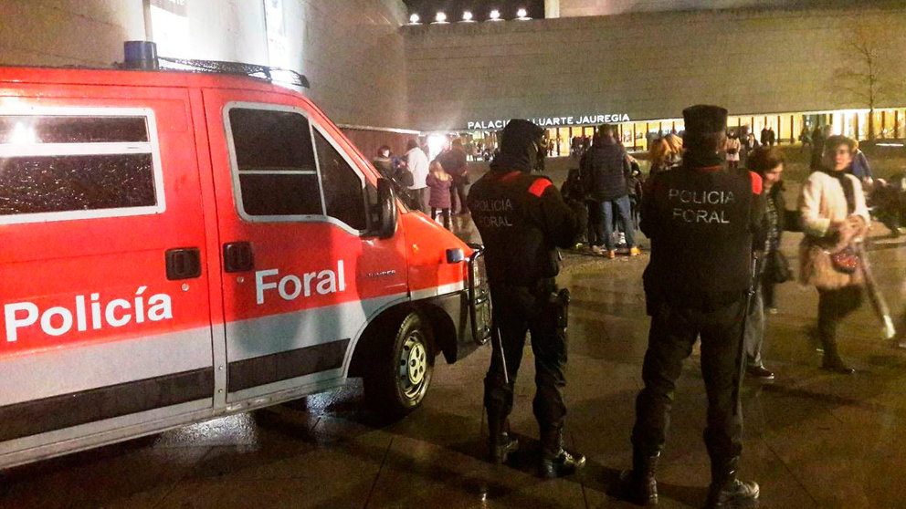 Policías forales en Pamplona POLICÍA FORAL