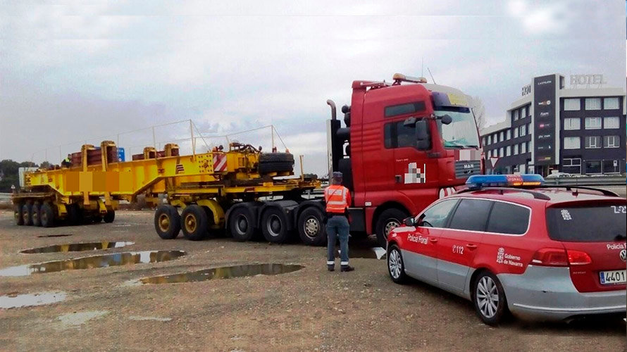 El camión inmovilizado por la Policía Foral en Castejón PF