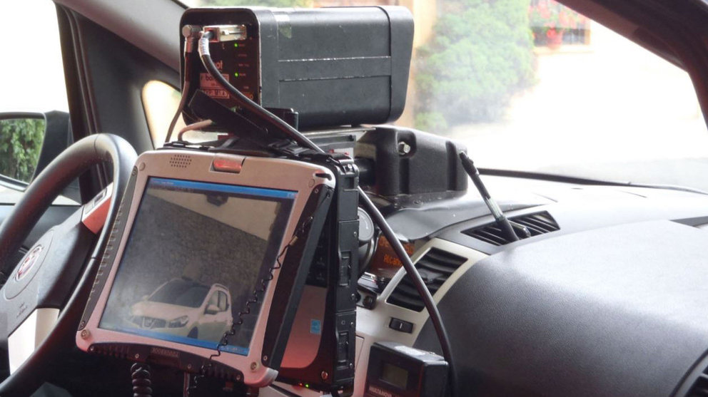 Radar móvil en un coche policial GOBIERNO DE NAVARRA
